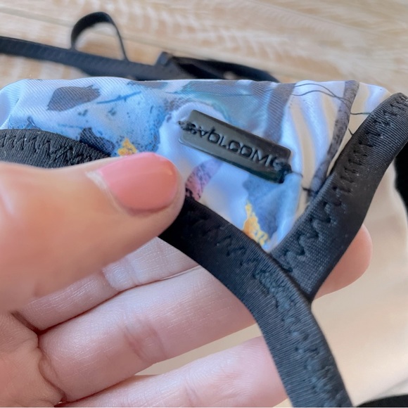 đź‘™VOLCOM Collage Dropout Triangle Top Onlyđź‘™~xl - Picture 7 of 16